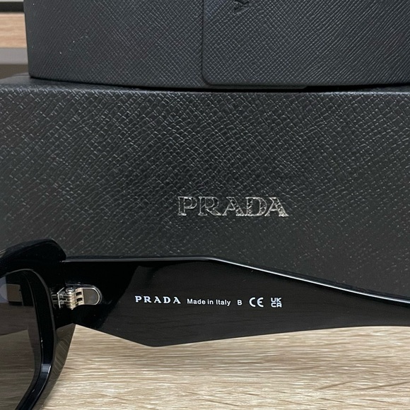 Prada PR 17WS Black rectangular sunglasses - Picture 3 of 5